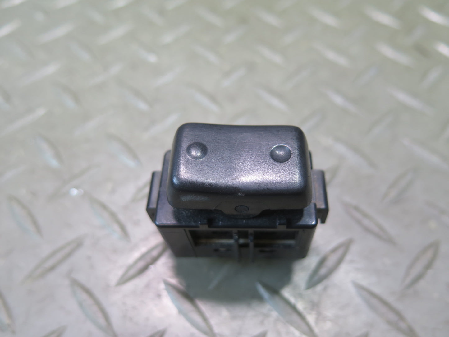 1991-1994 Toyota Land Cruiser FJ80 Front Right Door Lock Switch
