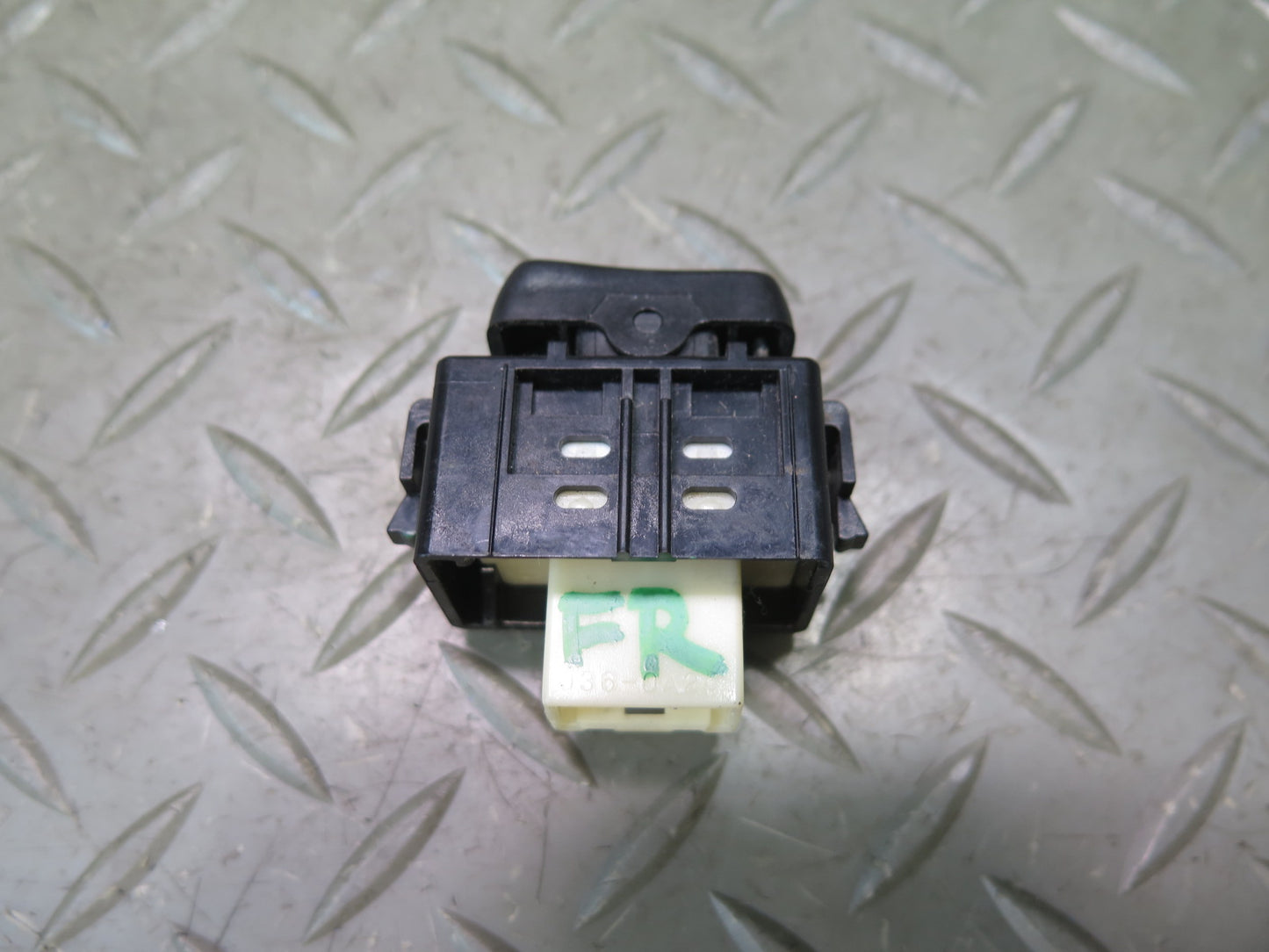 1991-1994 Toyota Land Cruiser FJ80 Front Right Door Lock Switch