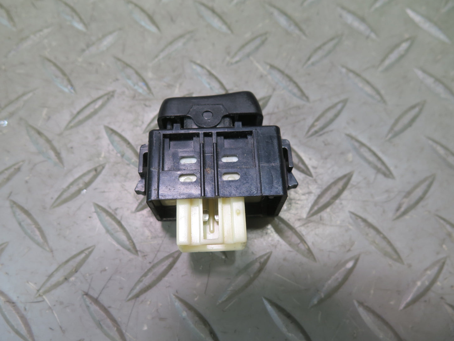 1991-1994 Toyota Land Cruiser FJ80 Front Right Door Lock Switch