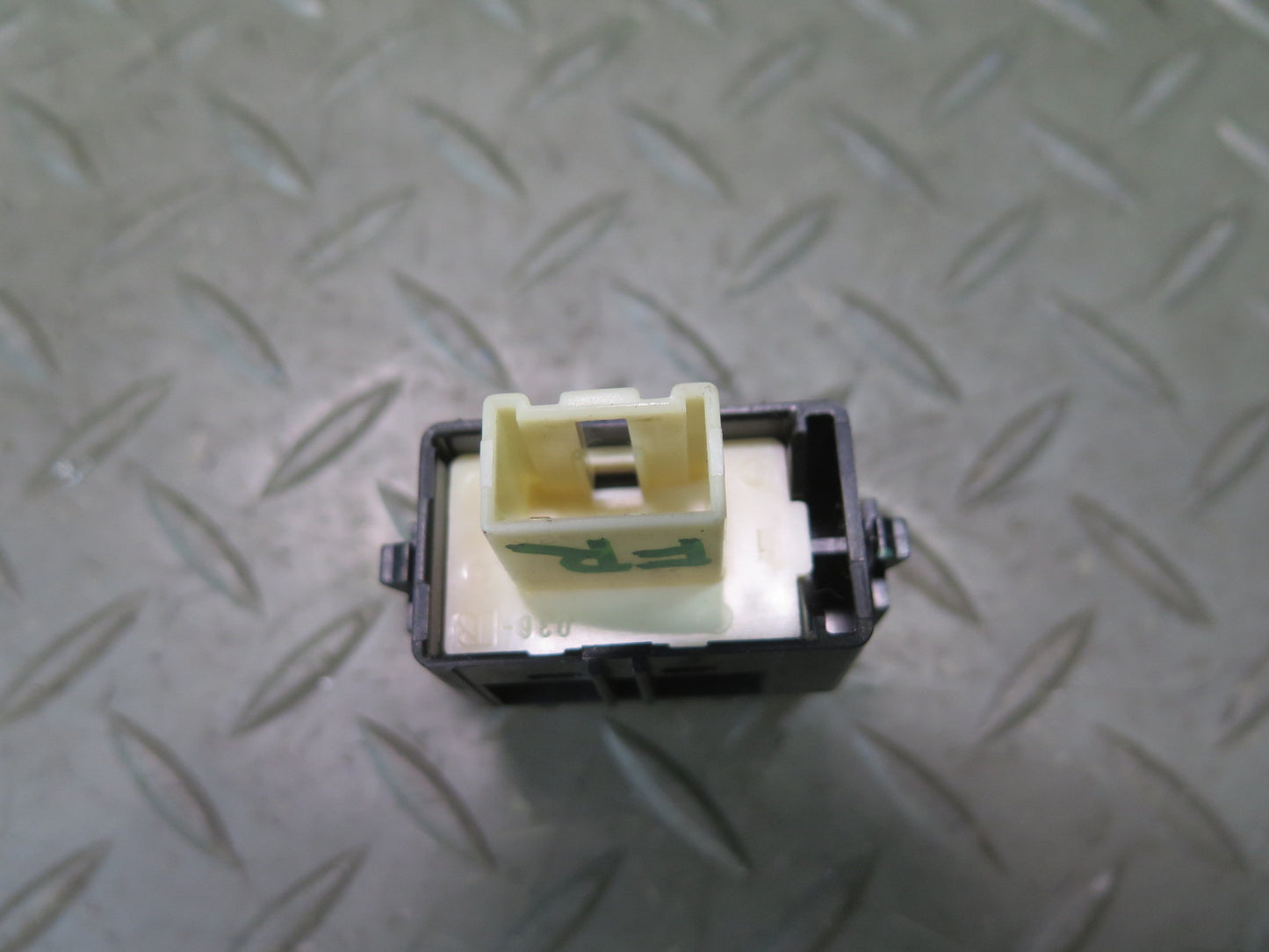 1991-1994 Toyota Land Cruiser FJ80 Front Right Door Lock Switch