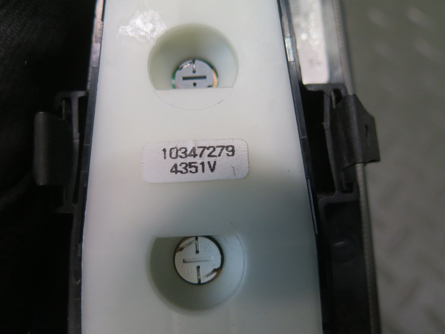 2004-2009 Cadillac XLR Left Side Door Air Vent Mirror Window Switch Panel