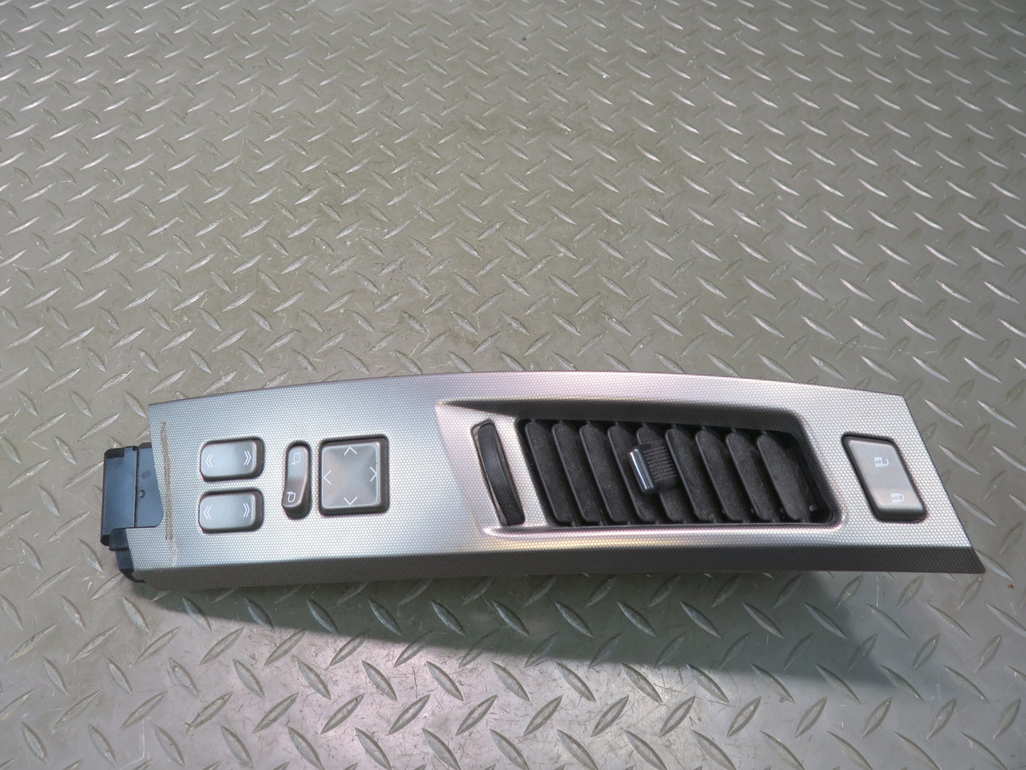 2004-2009 Cadillac XLR Left Side Door Air Vent Mirror Window Switch Panel