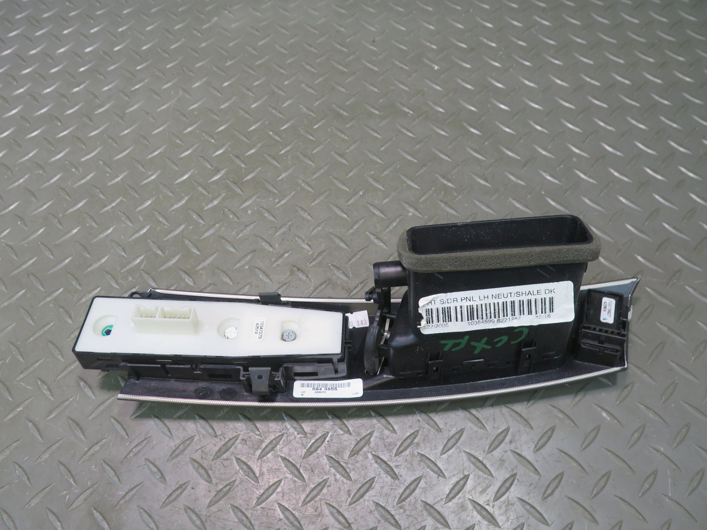 2004-2009 Cadillac XLR Left Side Door Air Vent Mirror Window Switch Panel