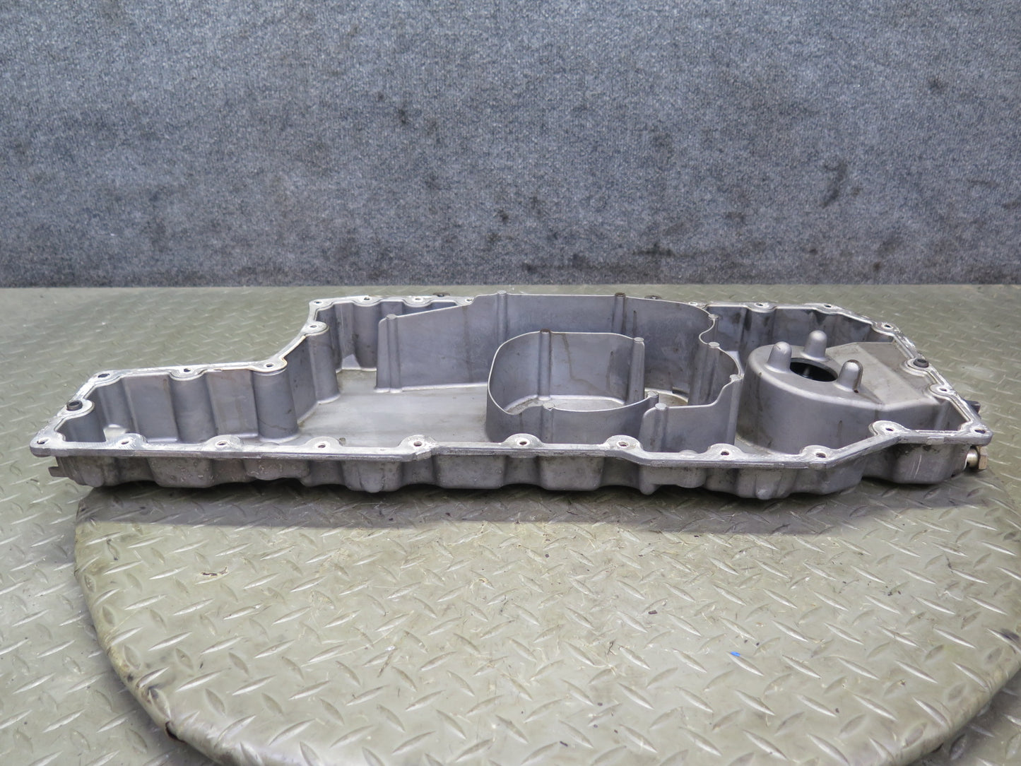 2006-2012 Bentley Flying Spur 6.0L W12 Engine Lower Oil Pan