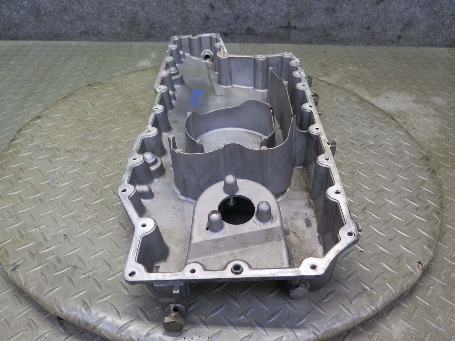 2006-2012 Bentley Flying Spur 6.0L W12 Engine Lower Oil Pan