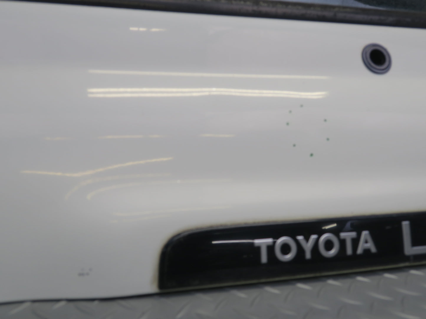 1991-1997 Toyota Land Cruiser FJ80 Rear Back Upper Door Tailgate Trunk Lid White