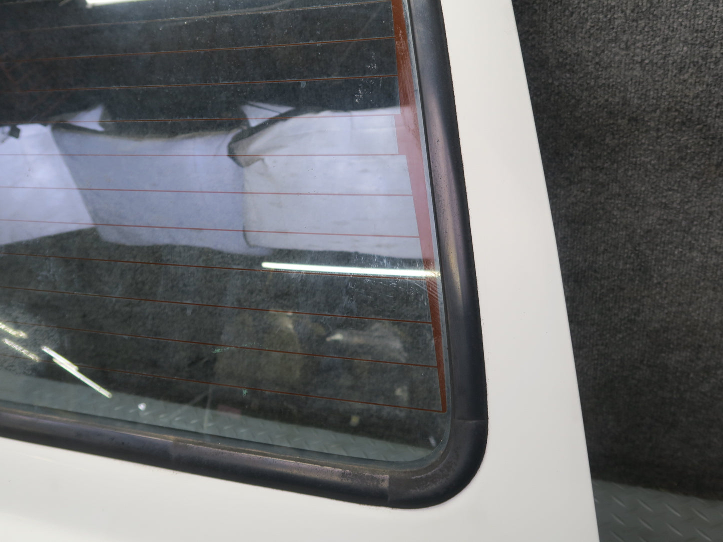 1991-1997 Toyota Land Cruiser FJ80 Rear Back Upper Door Tailgate Trunk Lid White