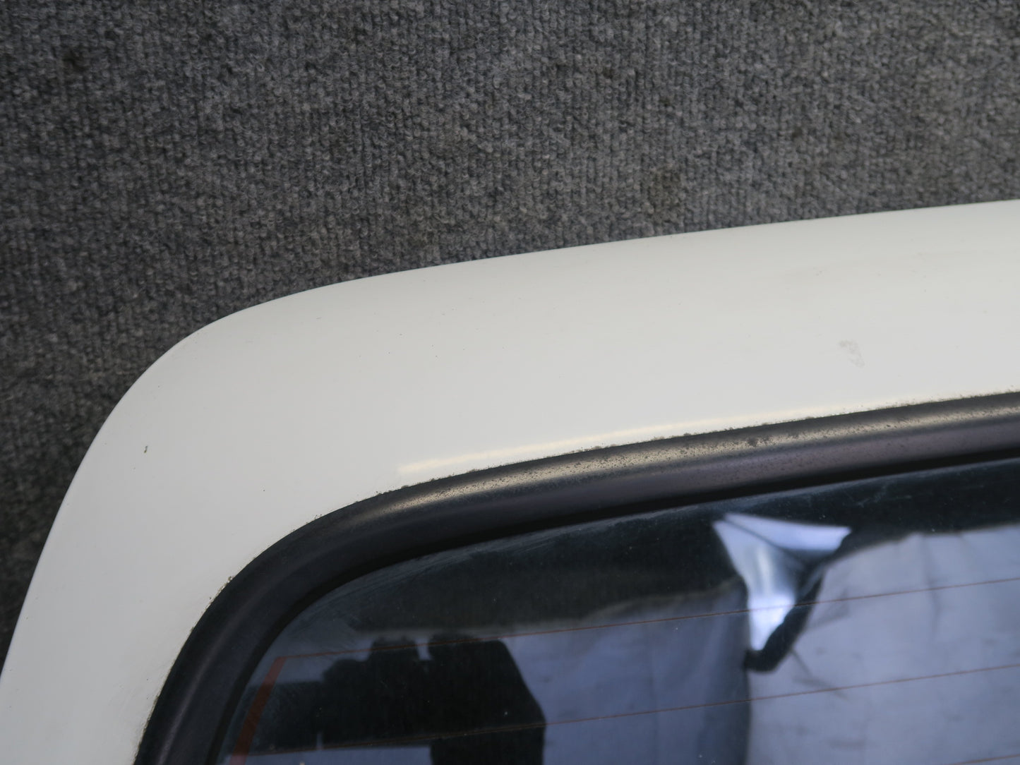 1991-1997 Toyota Land Cruiser FJ80 Rear Back Upper Door Tailgate Trunk Lid White