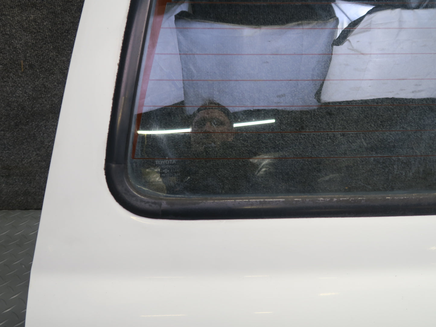 1991-1997 Toyota Land Cruiser FJ80 Rear Back Upper Door Tailgate Trunk Lid White