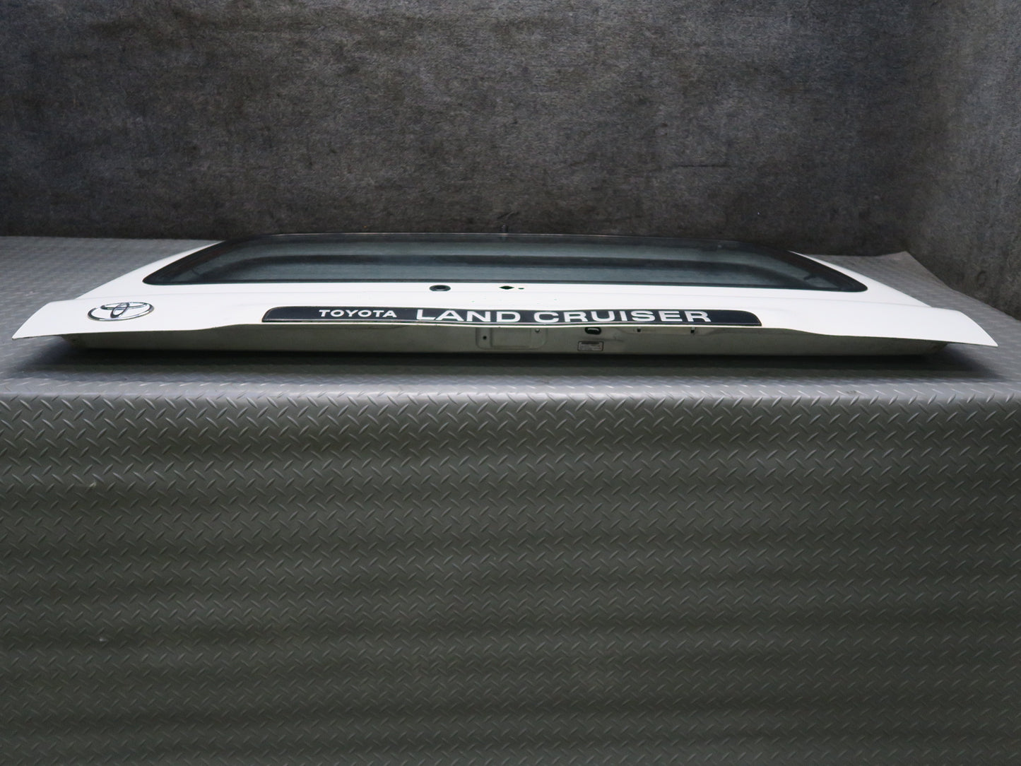 1991-1997 Toyota Land Cruiser FJ80 Rear Back Upper Door Tailgate Trunk Lid White