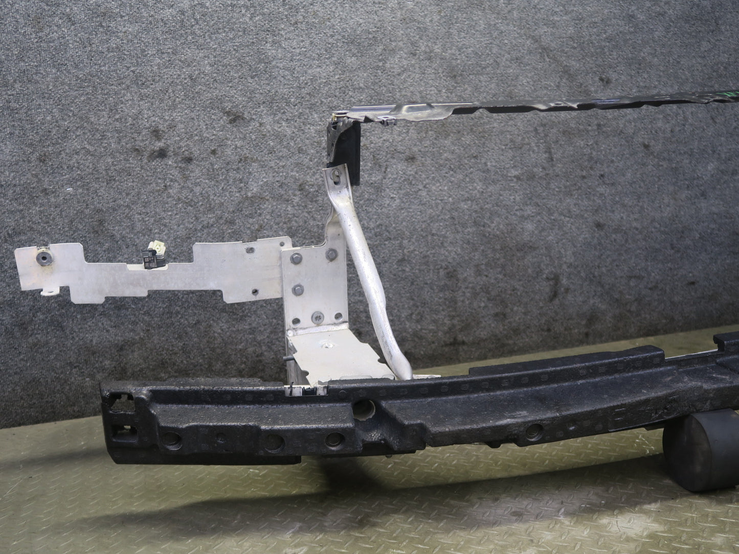 2014-2018 BMW F15 X5 Front Engine Radiator Core Reinforcement Bar Assembly