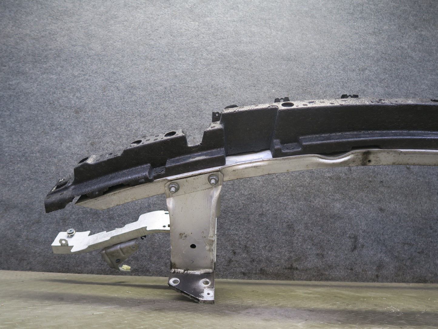 2014-2018 BMW F15 X5 Front Engine Radiator Core Reinforcement Bar Assembly