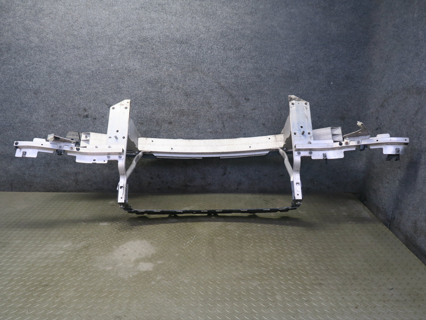 2014-2018 BMW F15 X5 Front Engine Radiator Core Reinforcement Bar Assembly