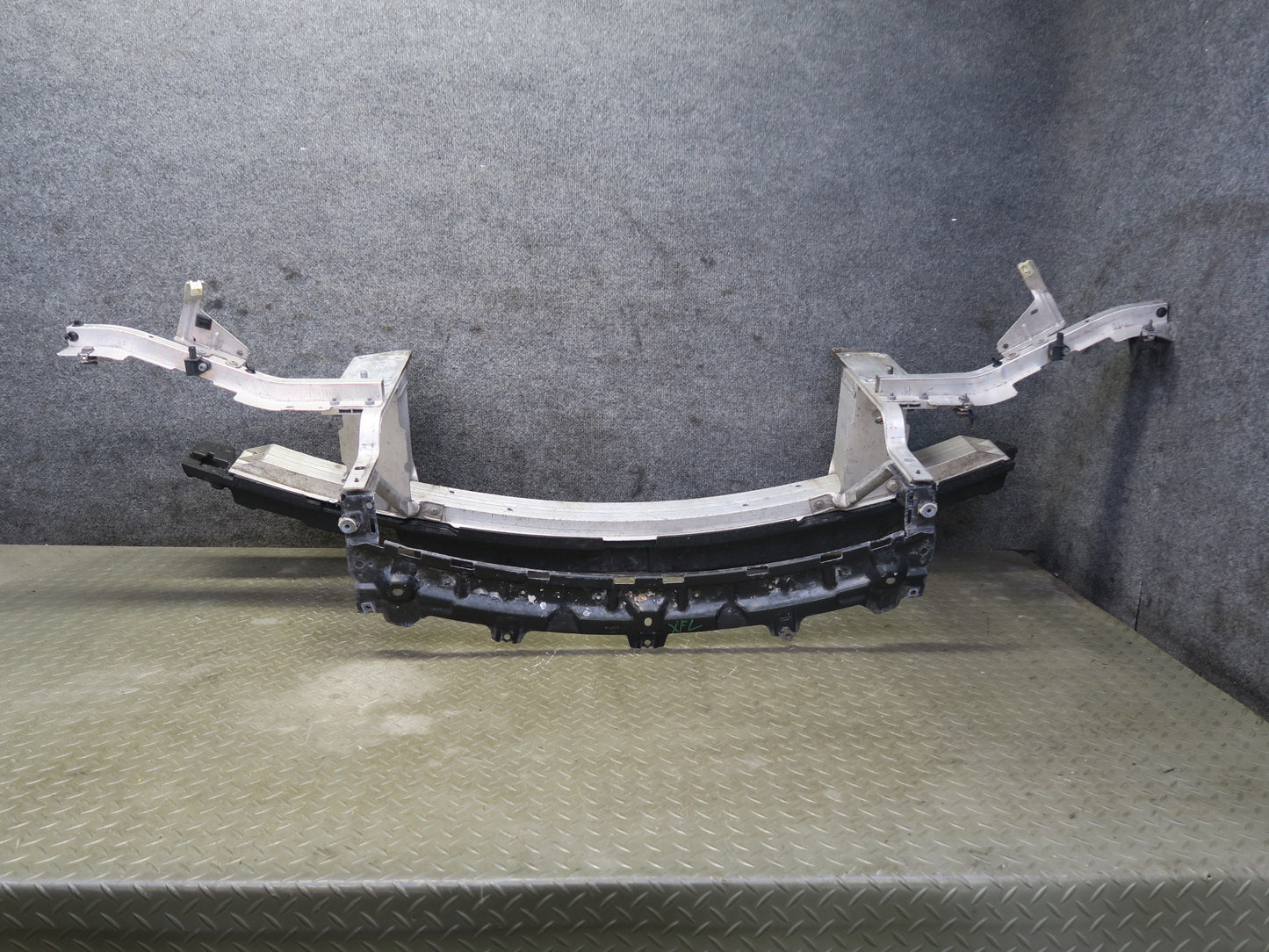 2014-2018 BMW F15 X5 Front Engine Radiator Core Reinforcement Bar Assembly