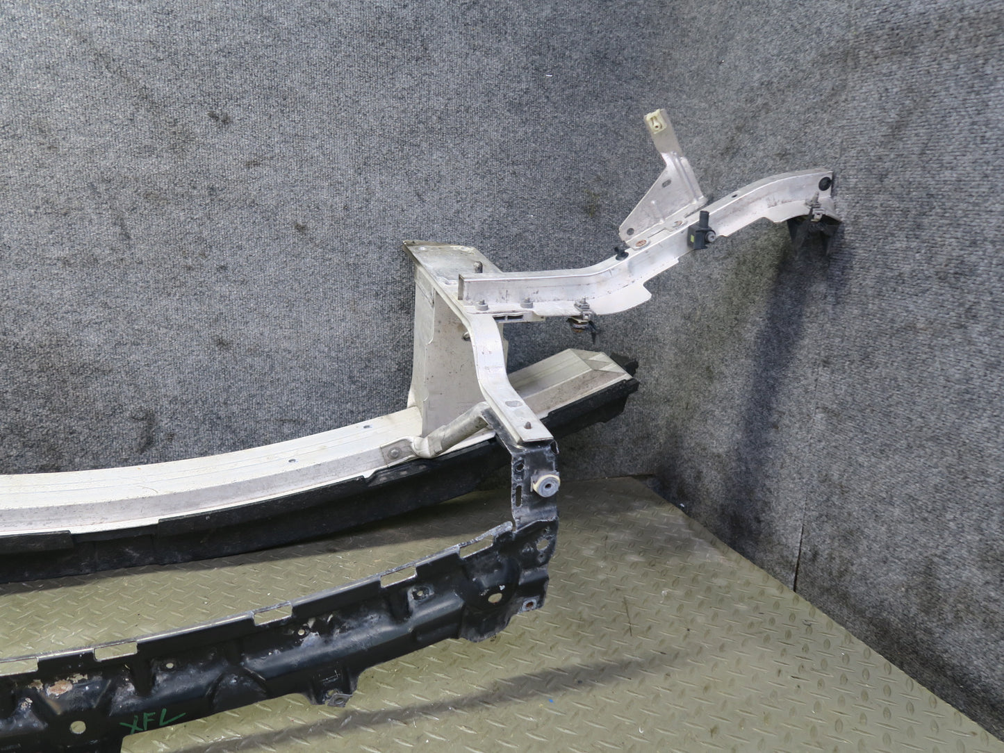 2014-2018 BMW F15 X5 Front Engine Radiator Core Reinforcement Bar Assembly