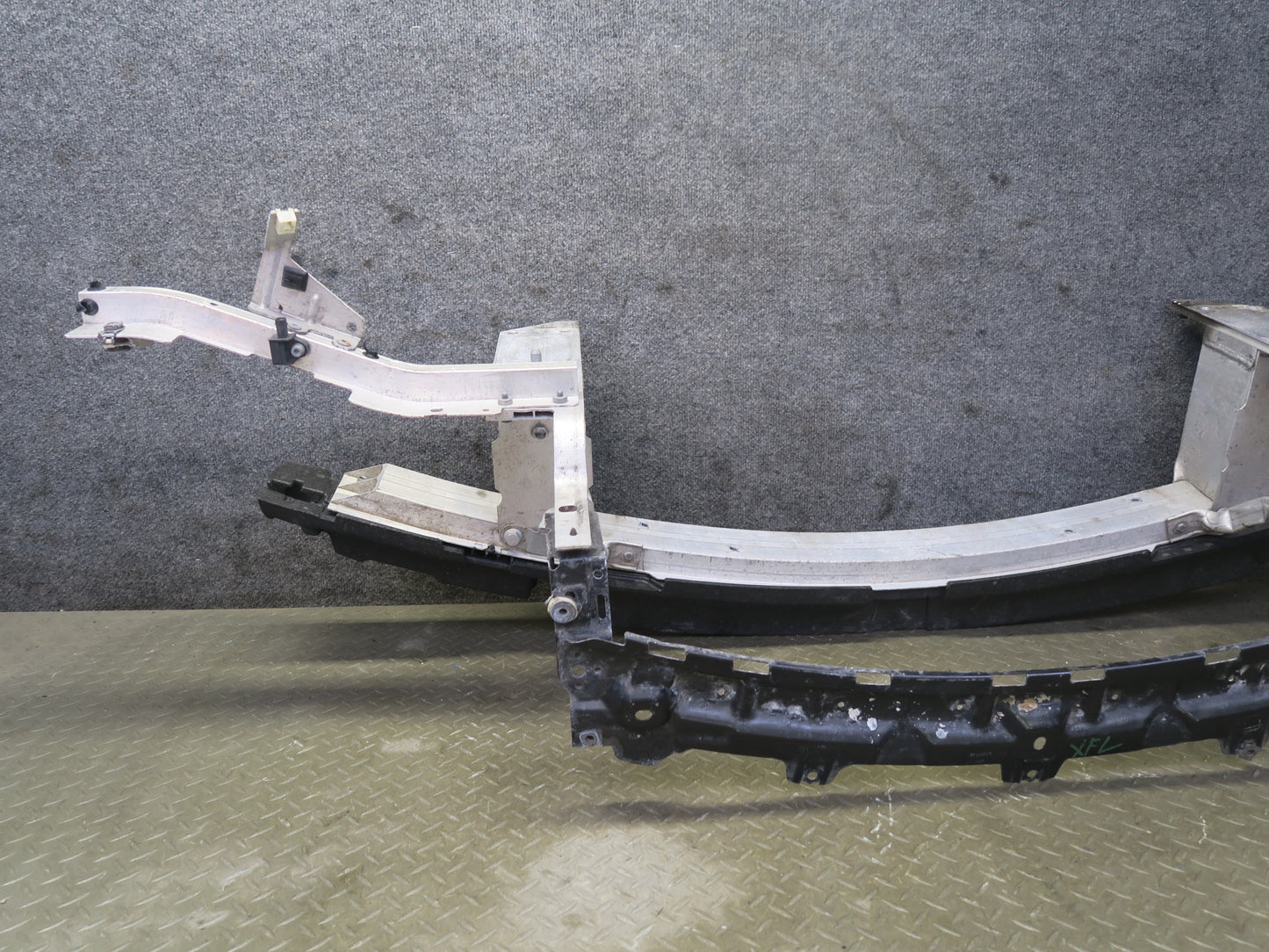 2014-2018 BMW F15 X5 Front Engine Radiator Core Reinforcement Bar Assembly