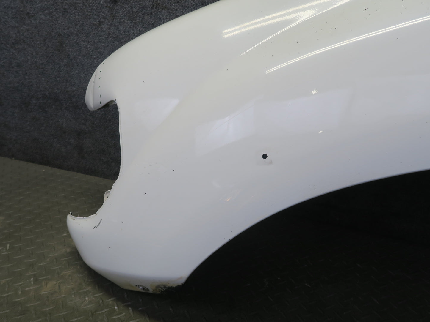 1991-1992 Toyota Land Cruiser FJ80 Front Left Side Fender Shell Panel White