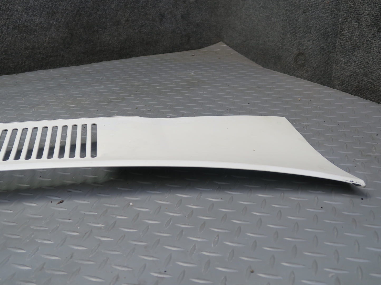 1991-1992 Toyota Land Cruiser FJ80 Front Windshield Wiper Vent Cowl Panel White
