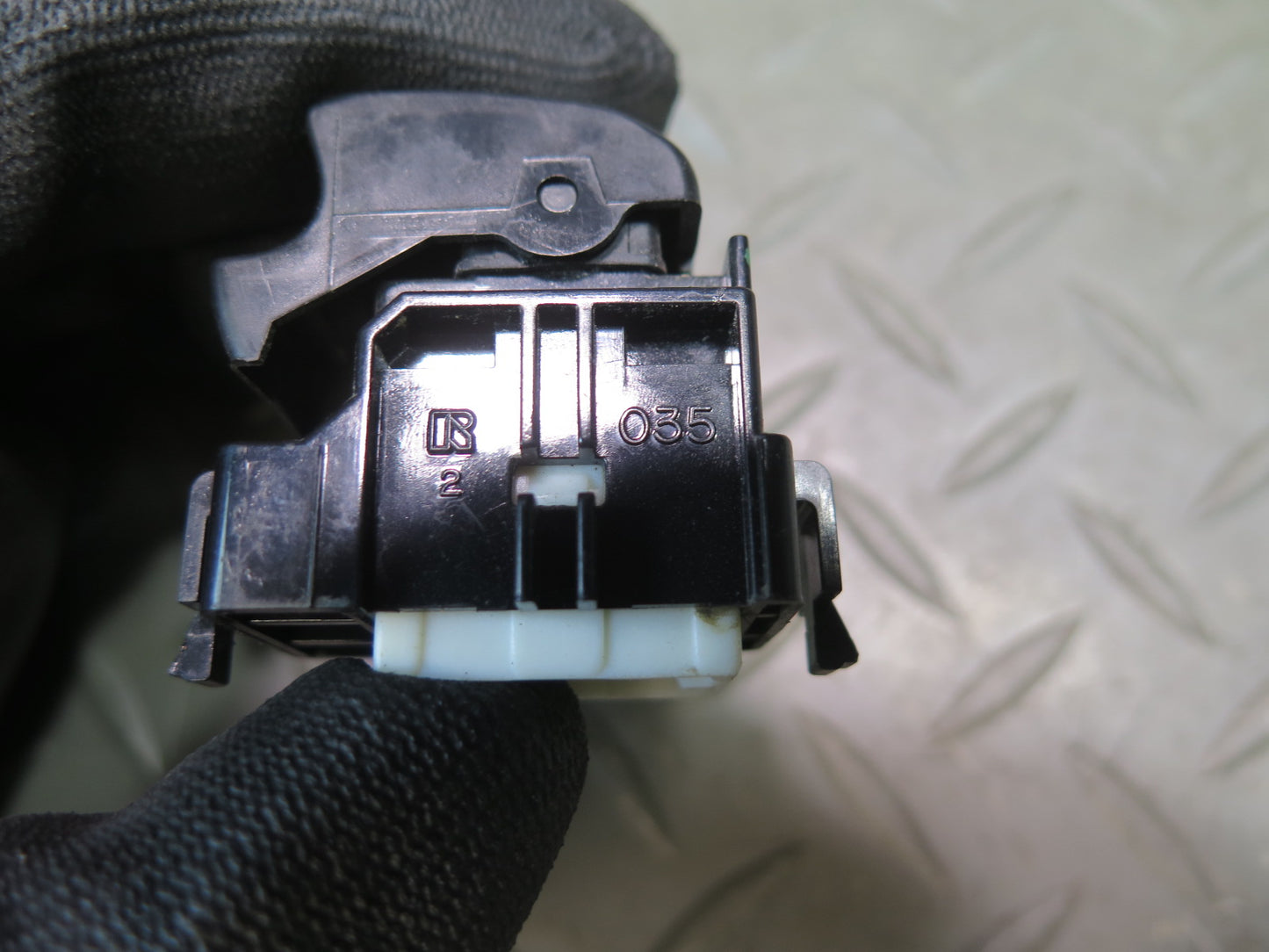 1991-1997 Toyota Land Cruiser FJ80 Front Right Door Window Switch