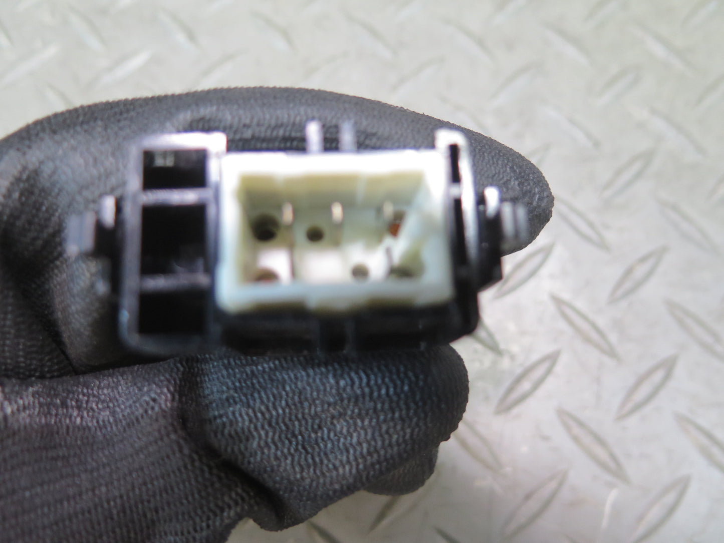 1991-1997 Toyota Land Cruiser FJ80 Front Right Door Window Switch