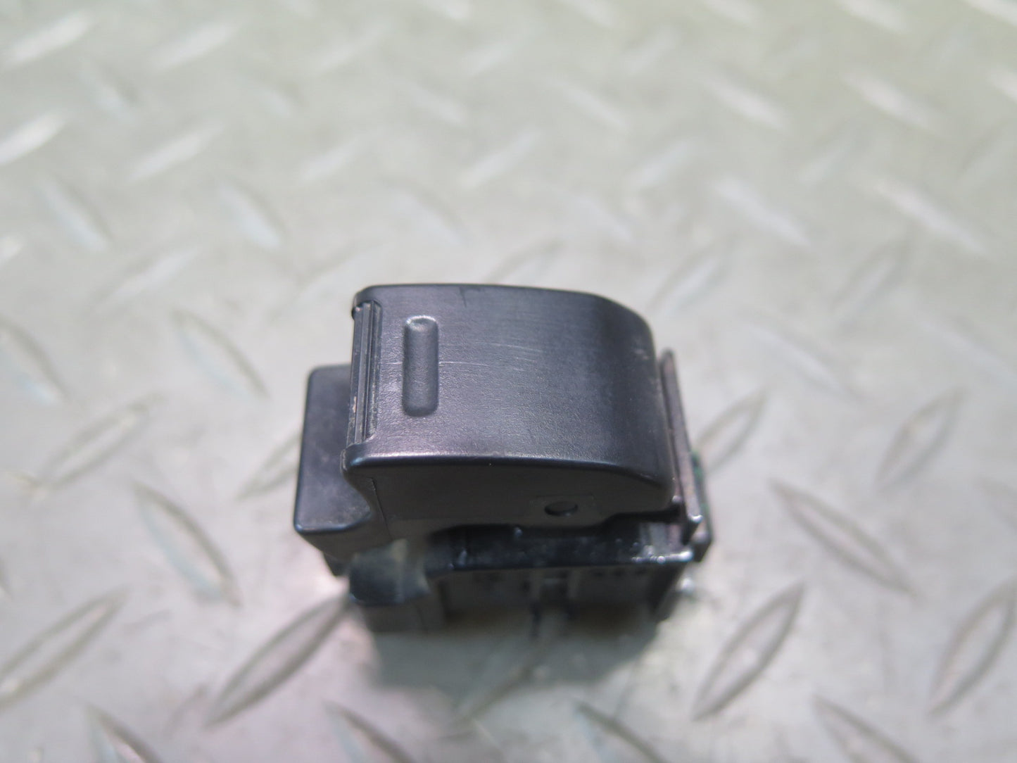 1991-1997 Toyota Land Cruiser FJ80 Front Right Door Window Switch