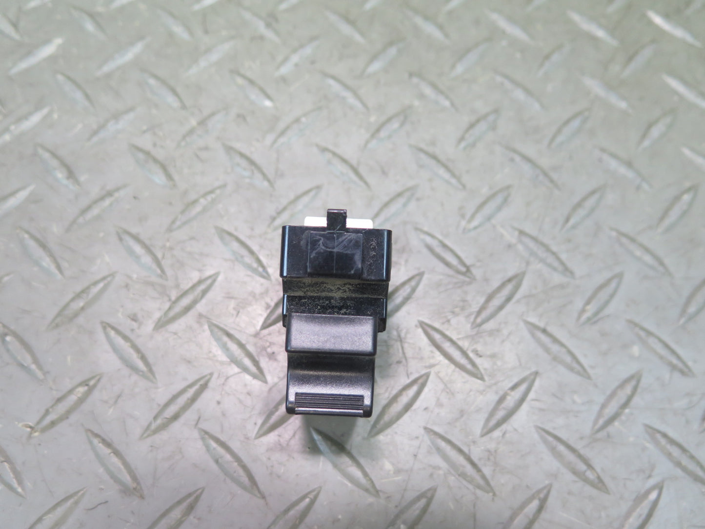 1991-1997 Toyota Land Cruiser FJ80 Front Right Door Window Switch