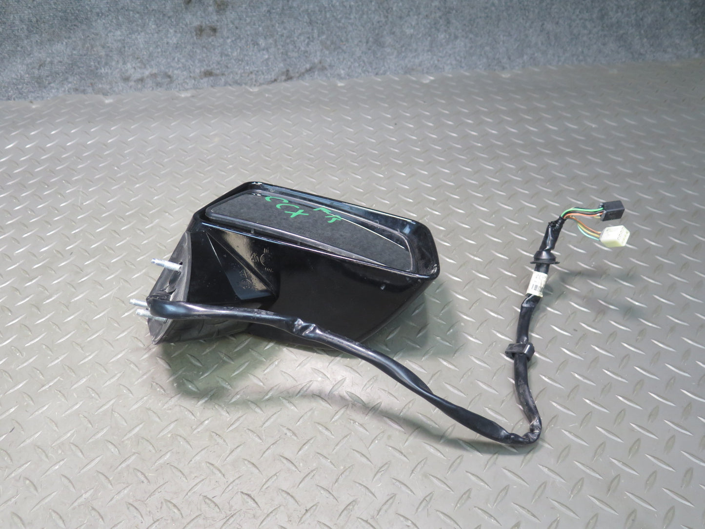 2004-2005 Cadillac XLR Right Passenger Side Door Exterior Side View Mirror Black