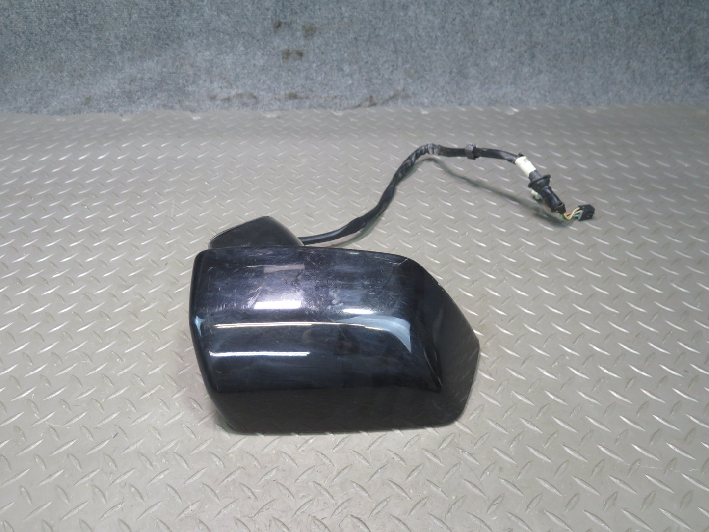 2004-2005 Cadillac XLR Right Passenger Side Door Exterior Side View Mirror Black