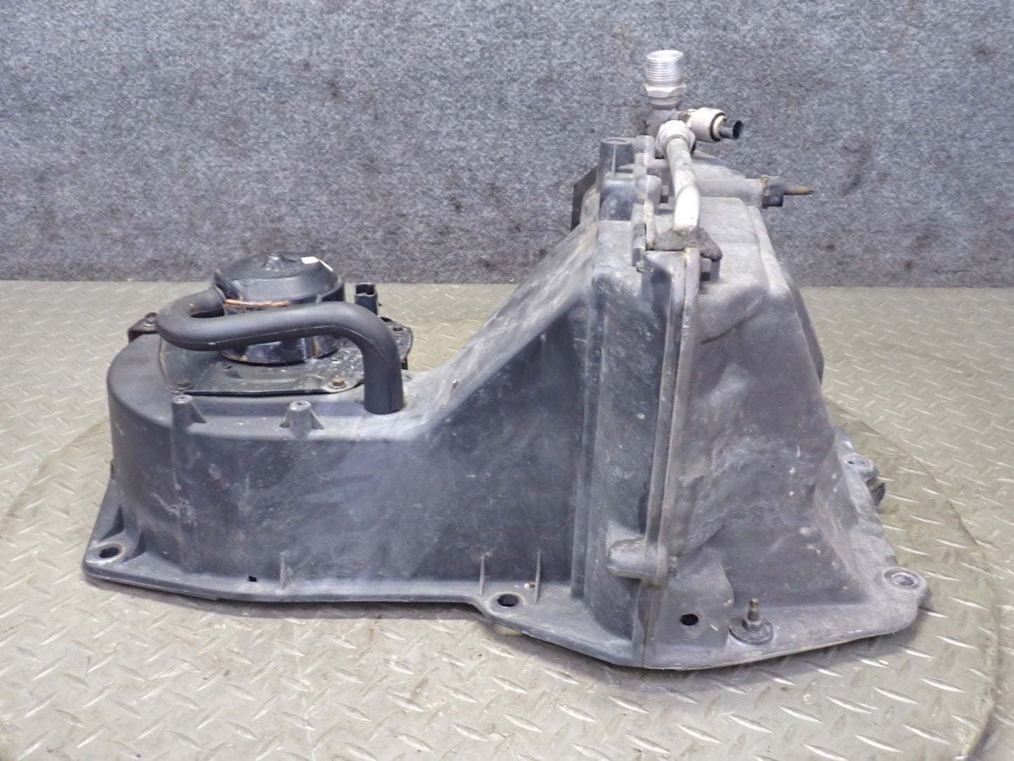 90-93 Chevrolet Corvette C4 A/C Air Conditioning Blower Motor Evaporator Box OEM