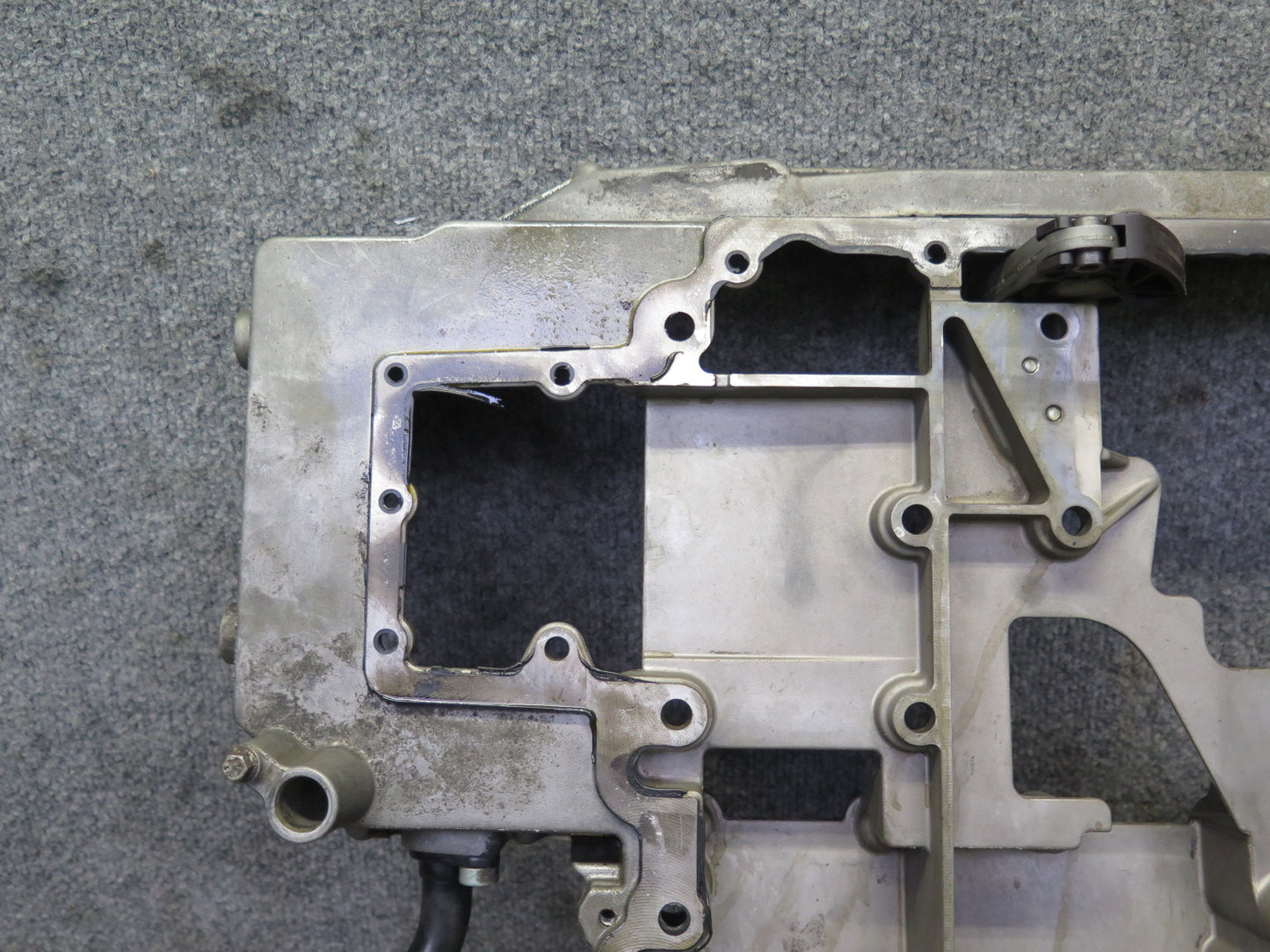 2006-2012 Bentley Flying Spur 6.0L W12 Engine Upper Oil Pan