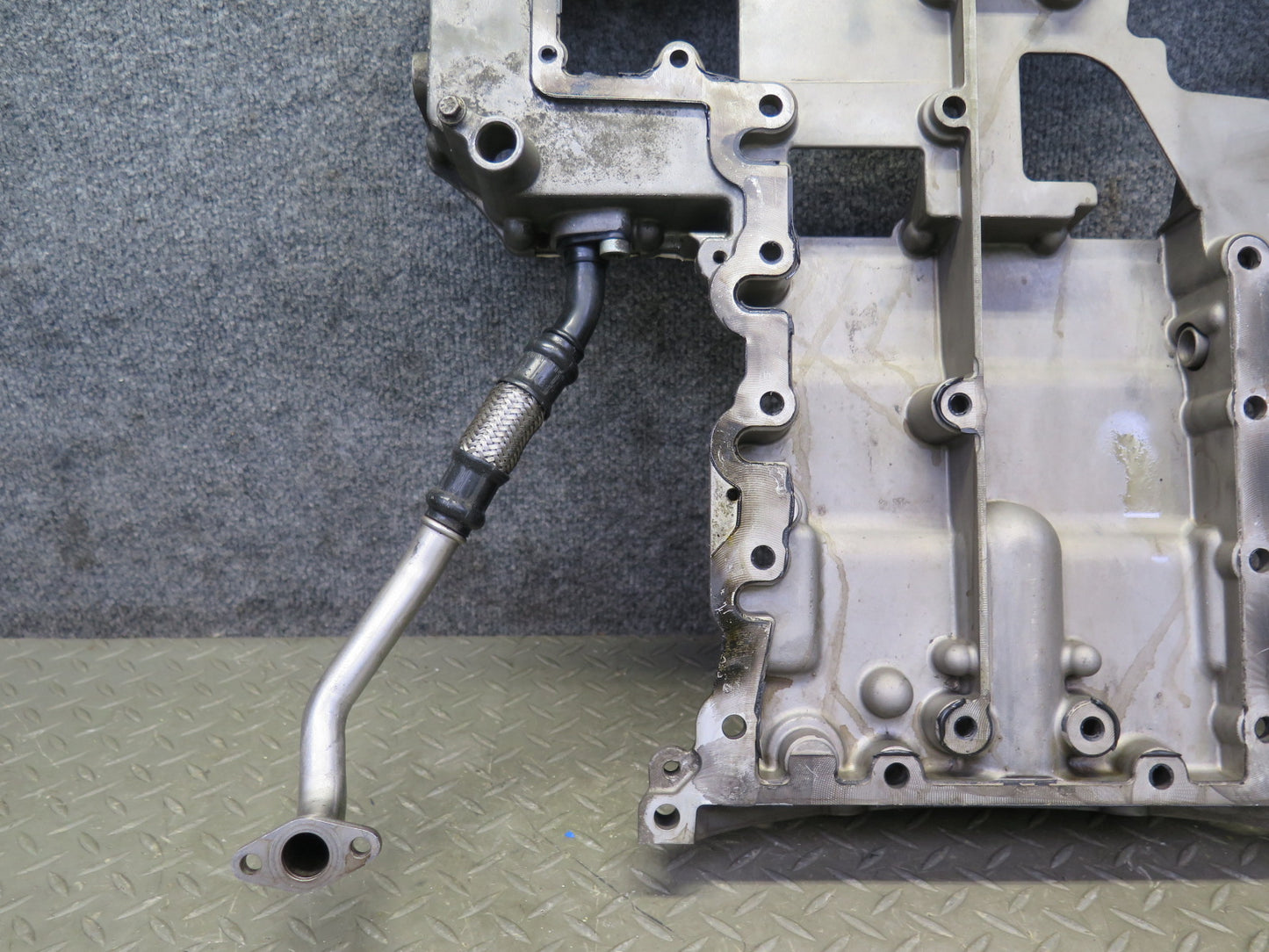 2006-2012 Bentley Flying Spur 6.0L W12 Engine Upper Oil Pan