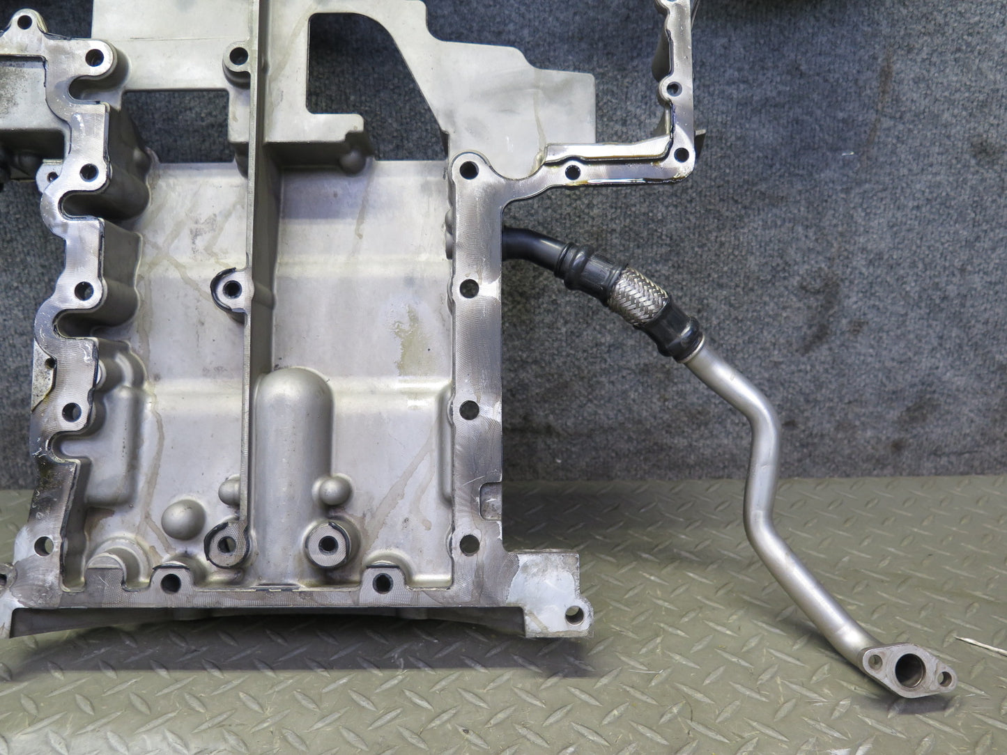 2006-2012 Bentley Flying Spur 6.0L W12 Engine Upper Oil Pan