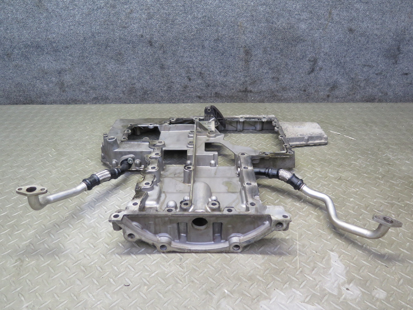 2006-2012 Bentley Flying Spur 6.0L W12 Engine Upper Oil Pan