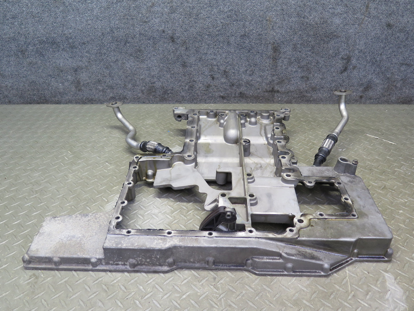 2006-2012 Bentley Flying Spur 6.0L W12 Engine Upper Oil Pan