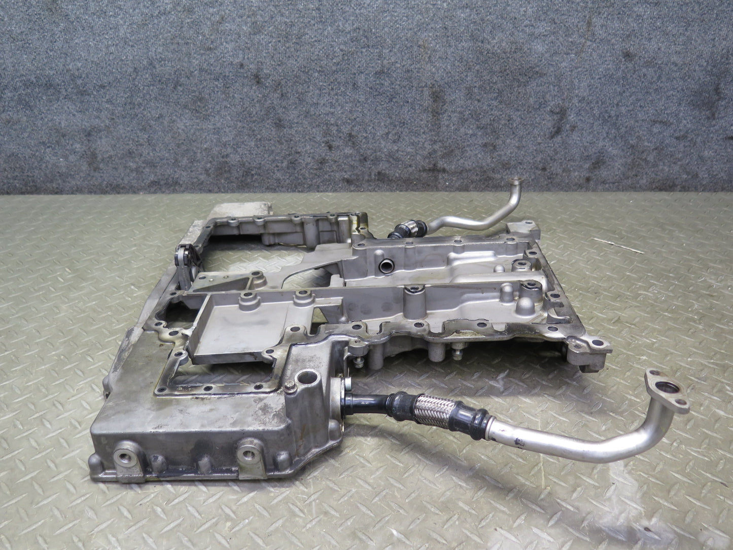 2006-2012 Bentley Flying Spur 6.0L W12 Engine Upper Oil Pan