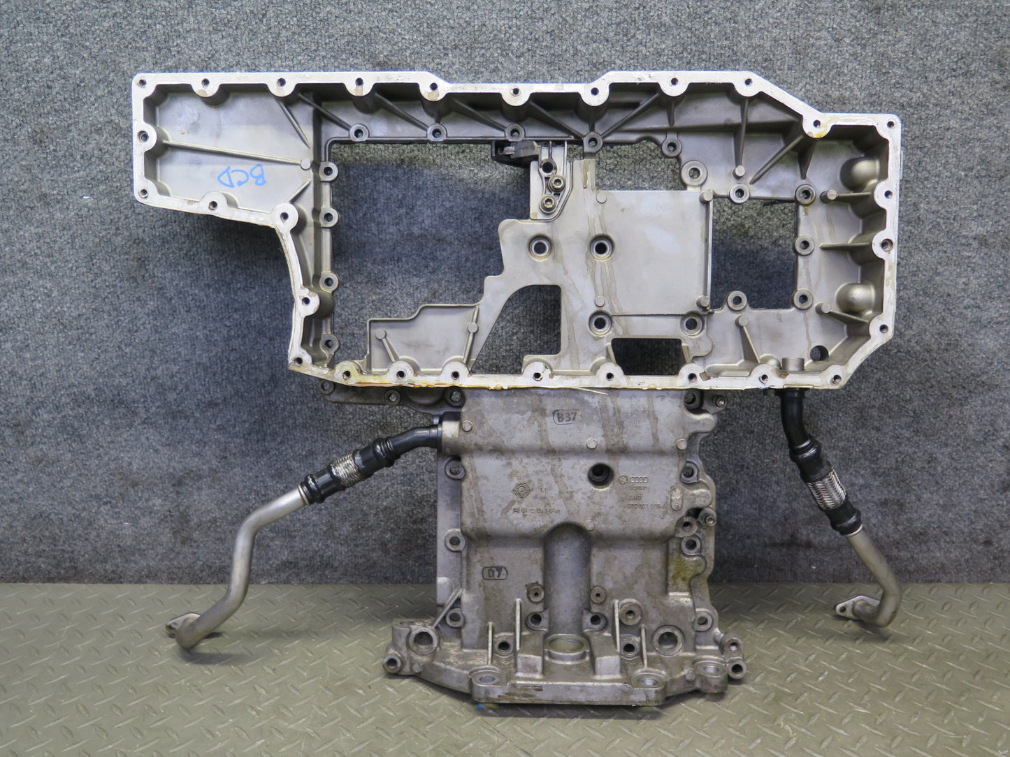 2006-2012 Bentley Flying Spur 6.0L W12 Engine Upper Oil Pan