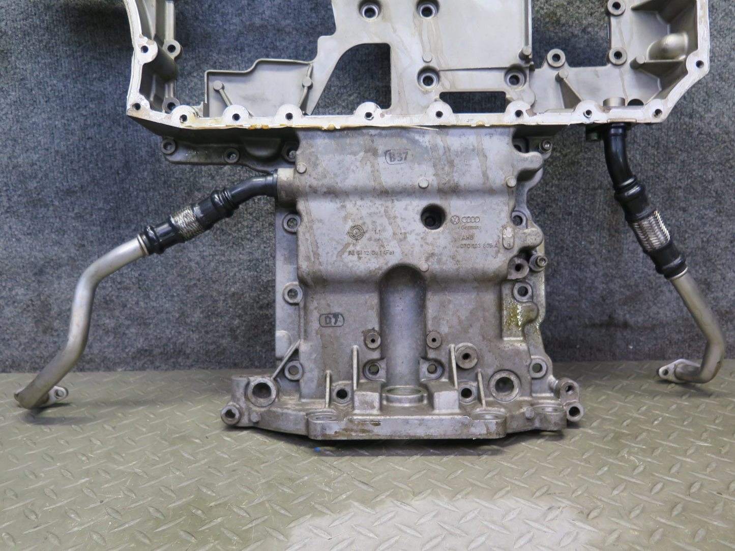2006-2012 Bentley Flying Spur 6.0L W12 Engine Upper Oil Pan