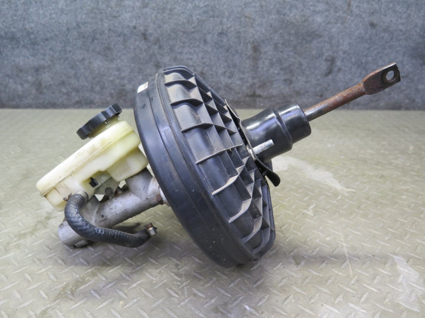 1993 Chevrolet Corvette C4 M/T Brake Master Cylinder Booster Fluid Reservoir OEM