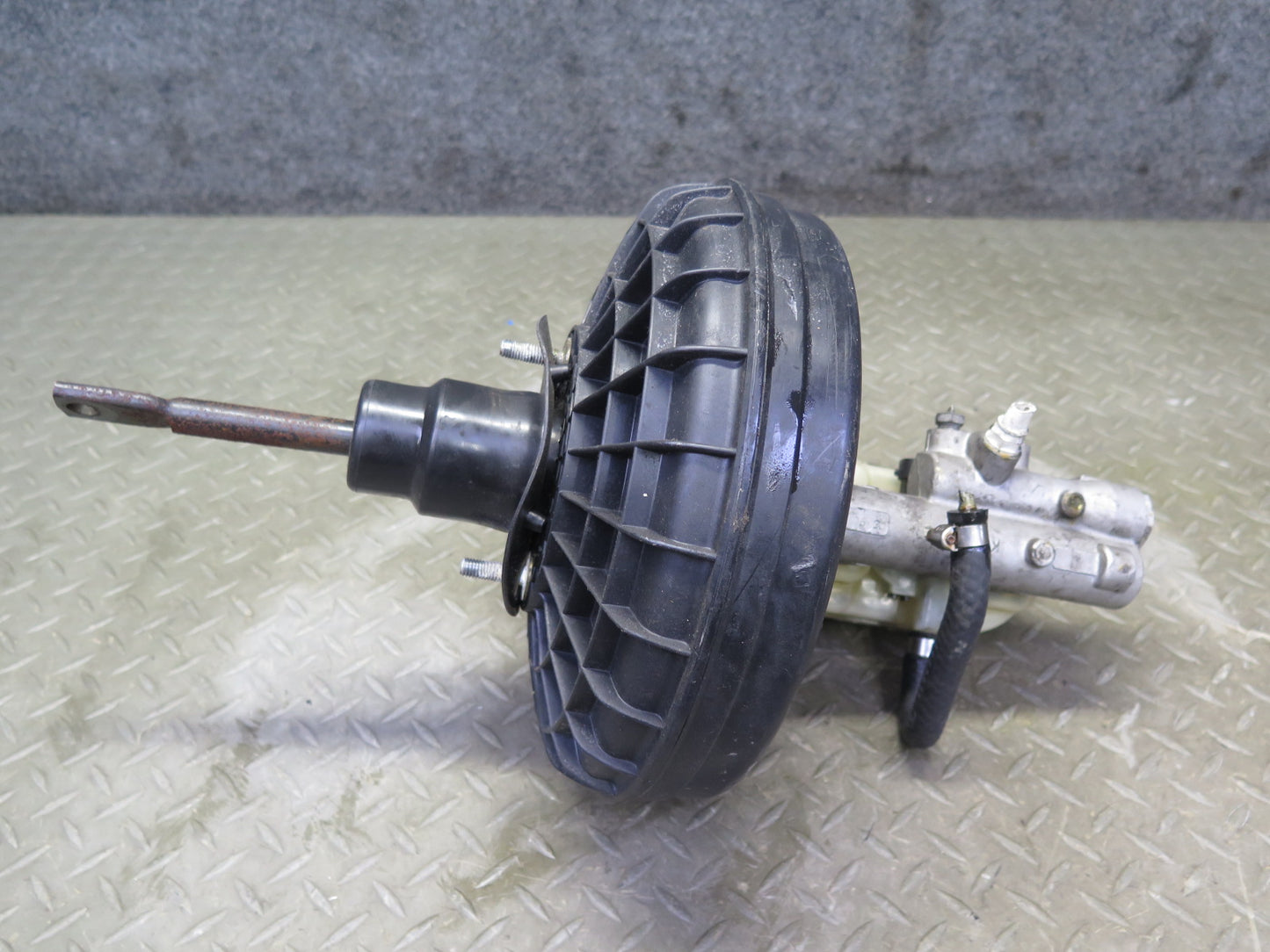 1993 Chevrolet Corvette C4 M/T Brake Master Cylinder Booster Fluid Reservoir OEM