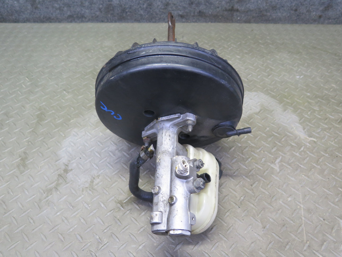 1993 Chevrolet Corvette C4 M/T Brake Master Cylinder Booster Fluid Reservoir OEM