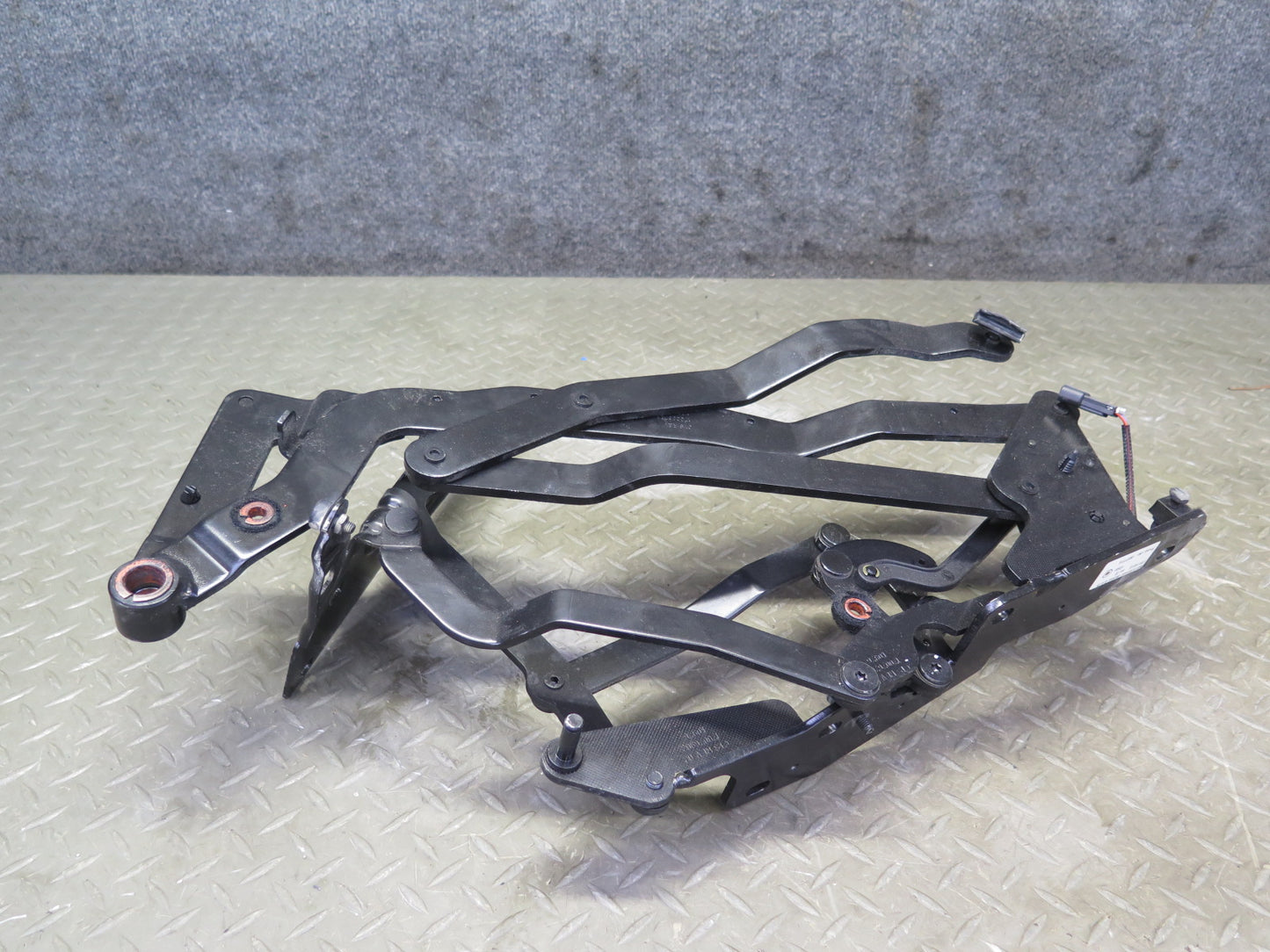 2004-2009 Cadillac XLR Rear Left & Right Side Convertible TOP Hinge Bracket Set