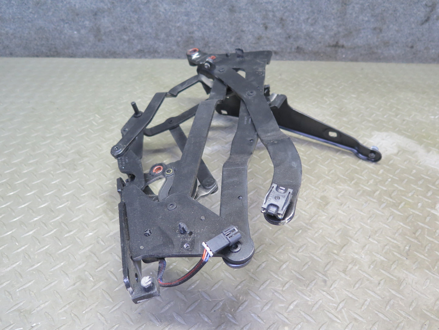 2004-2009 Cadillac XLR Rear Left & Right Side Convertible TOP Hinge Bracket Set