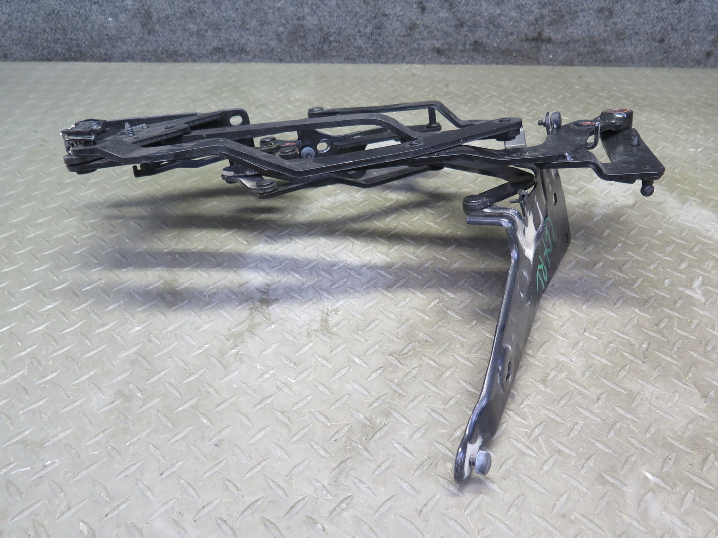 2004-2009 Cadillac XLR Rear Left & Right Side Convertible TOP Hinge Bracket Set