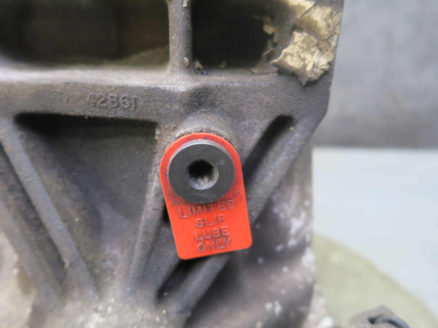 88-96 Chevrolet Corvette C4 M/T Dana 36 Rear Differential Carrier LSD 3.07 OEM