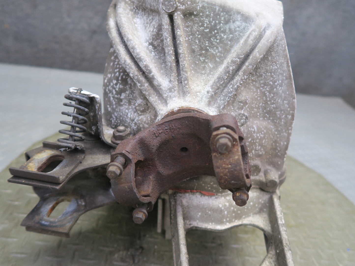 88-96 Chevrolet Corvette C4 M/T Dana 36 Rear Differential Carrier LSD 3.07 OEM