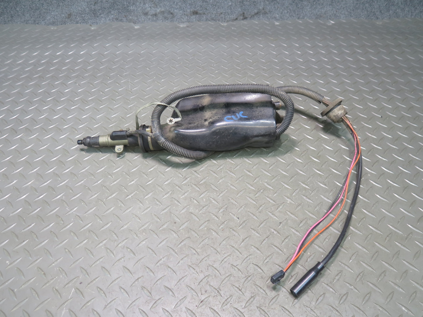 93-96 Chevrolet Corvette C4 Radio Power Antenna Assembly OEM