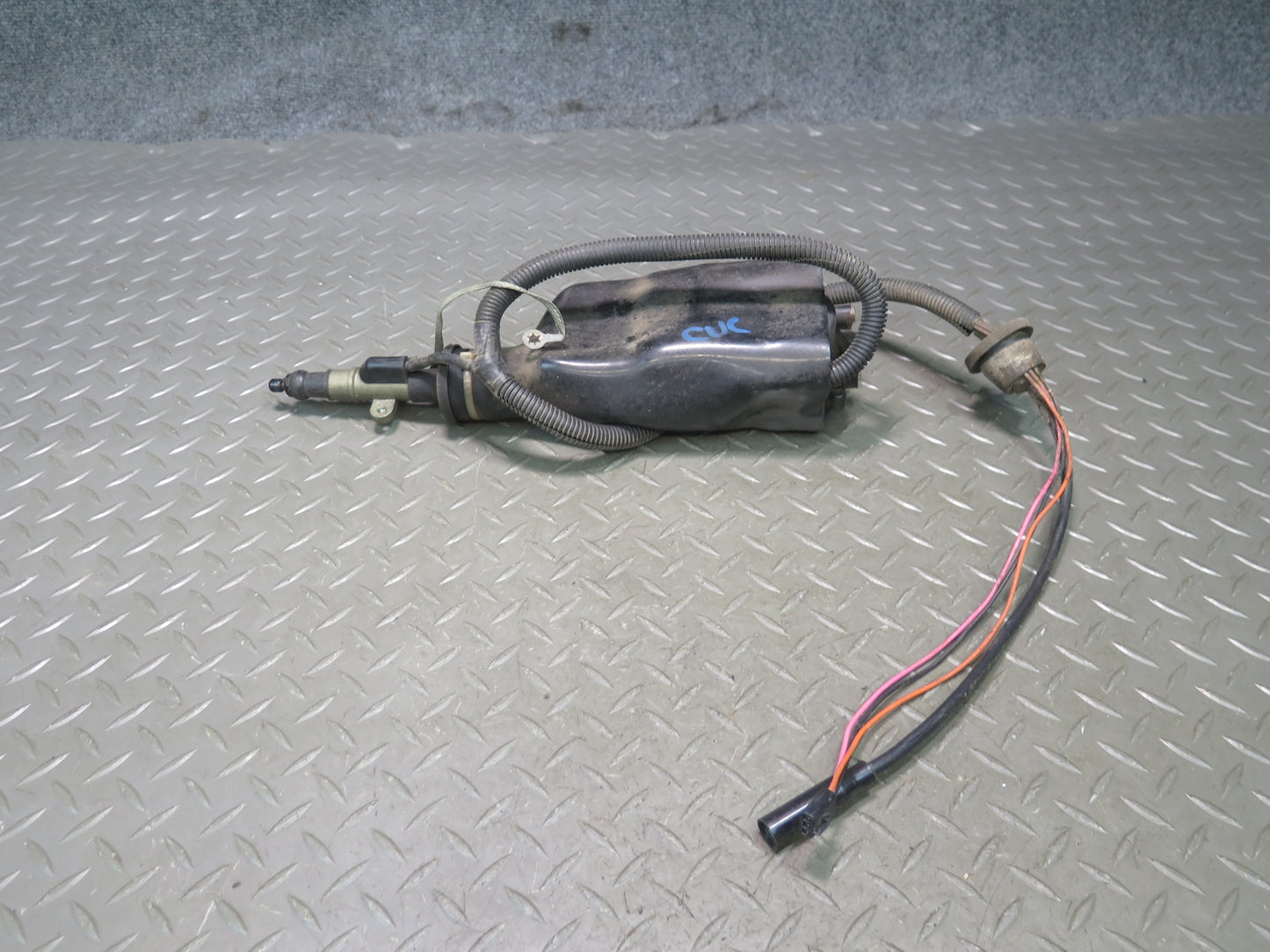 93-96 Chevrolet Corvette C4 Radio Power Antenna Assembly OEM