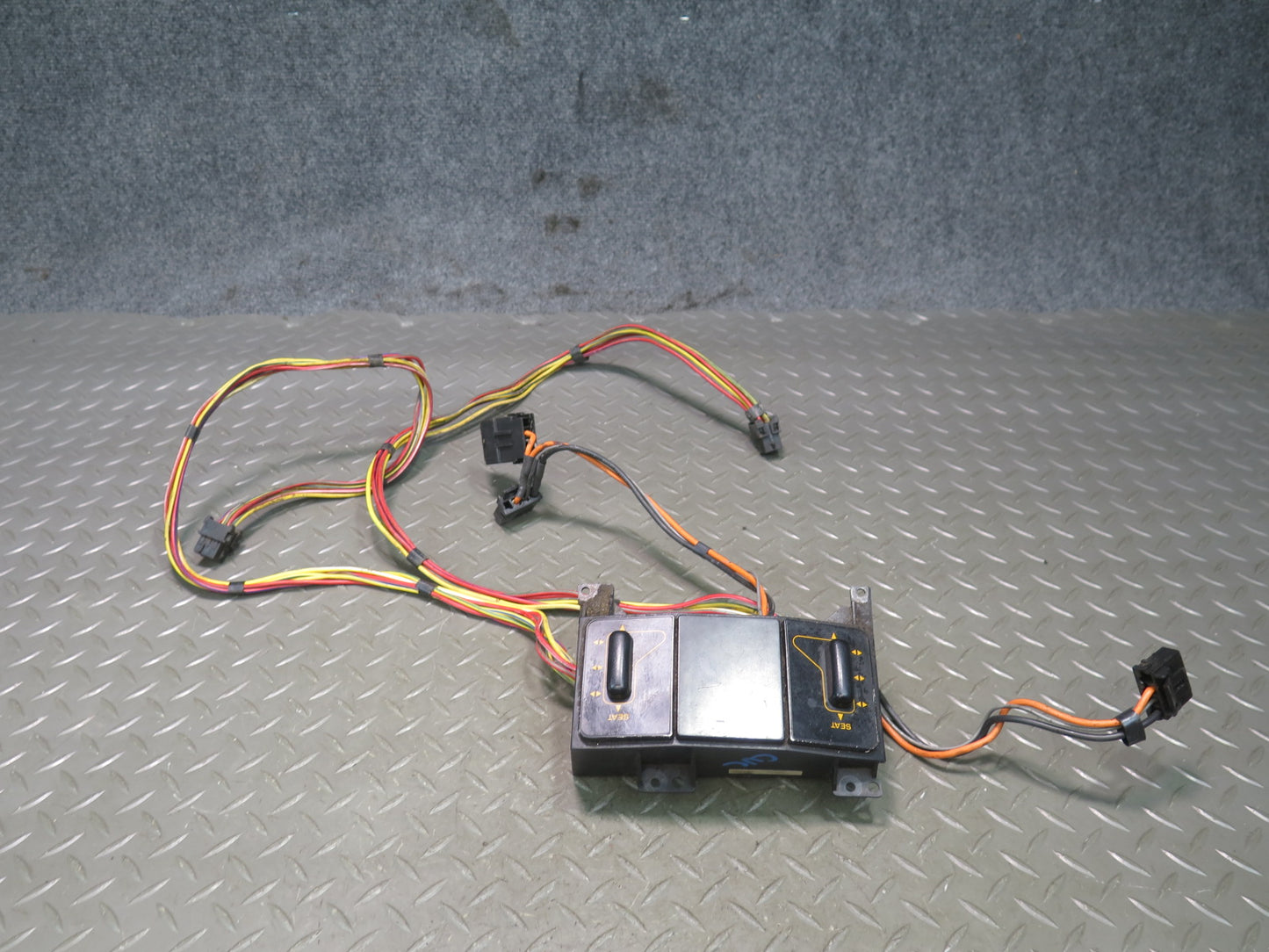 92-93 Chevrolet Corvette C4 Front Left & Right Seat Switch w Wiring 10161842 OEM