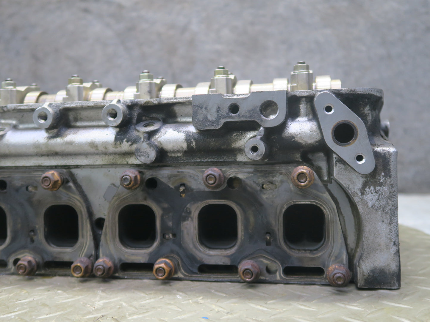 2006-2012 Bentley Flying Spur 6.0L W12 Engine Right Cylinder Head W/ Camshafts