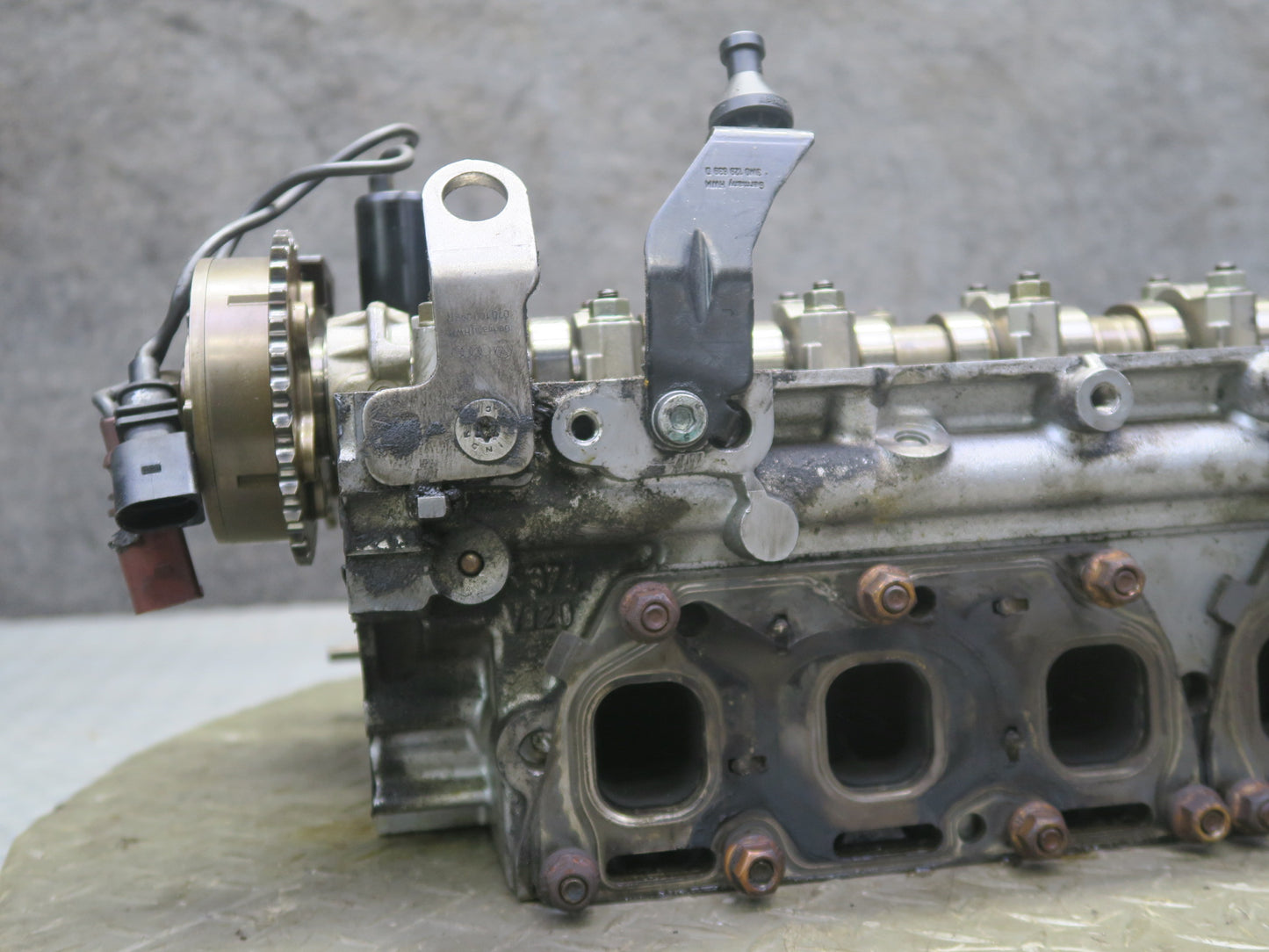 2006-2012 Bentley Flying Spur 6.0L W12 Engine Right Cylinder Head W/ Camshafts